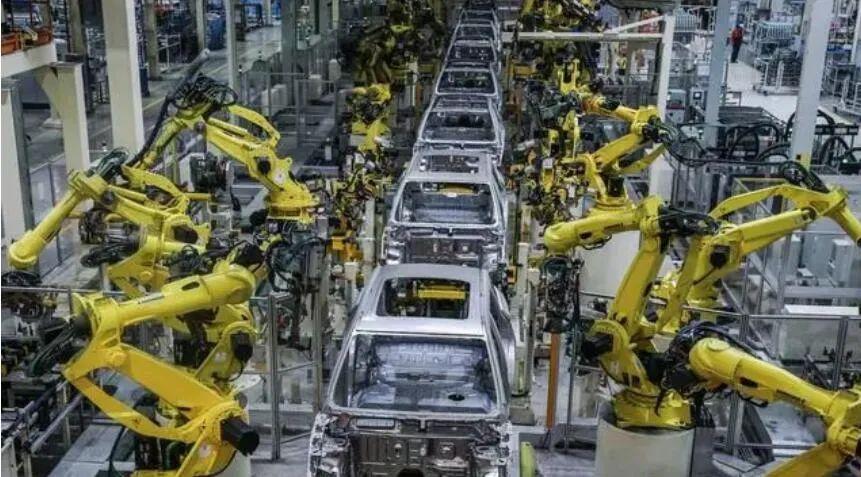 10万产能需要170台工业机器人.